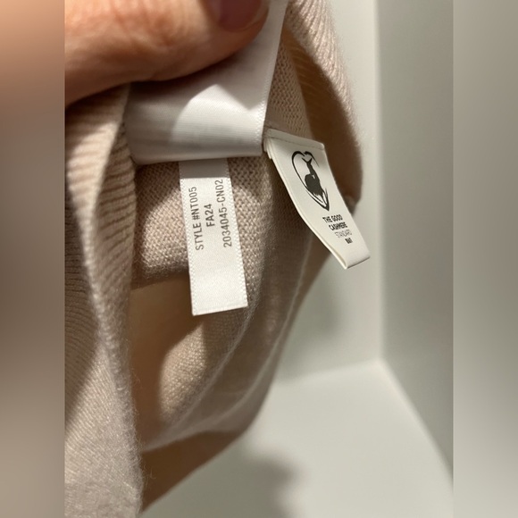 Madewell Cashmere V-Neck Puff-Sleeve Sweater Tee XS in Hthr Oat staple wardrobe - Picture 10 of 10